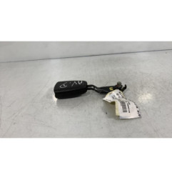 Attache ceinture avant droit MITSUBISHI CARISMA