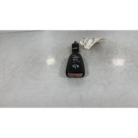 Attache ceinture avant gauche MITSUBISHI CARISMA Photo n°1
