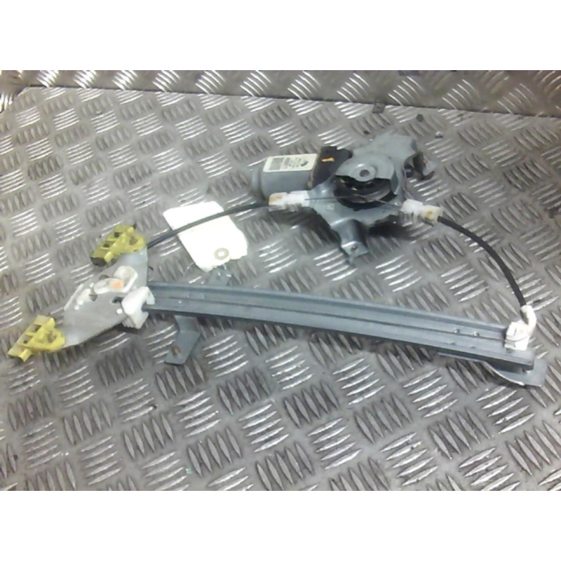 Leve vitre electrique arriere droit NISSAN ALMERA TINO Photo n°1