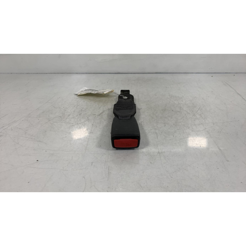 Attache ceinture arriere droit HONDA CIVIC 7 Photo n°1