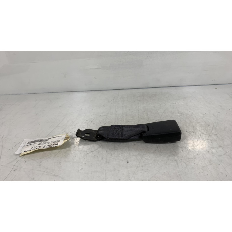 Attache ceinture arriere droit HONDA CIVIC 7 Photo n°2