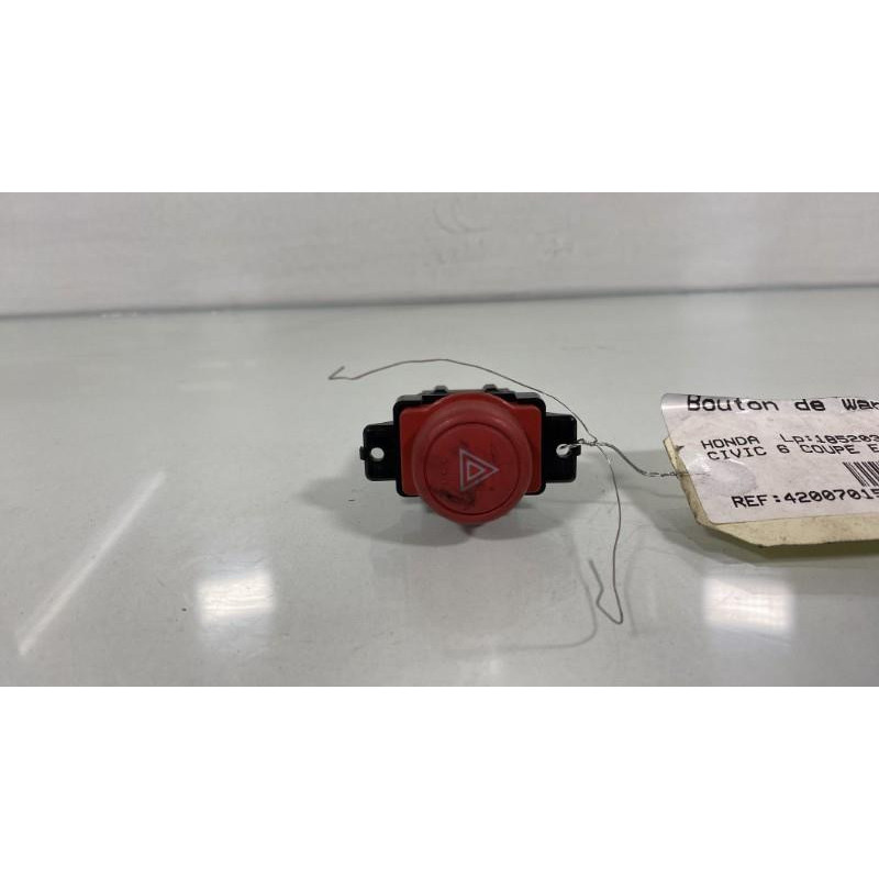 Bouton de warning HONDA CIVIC 7 Photo n°2