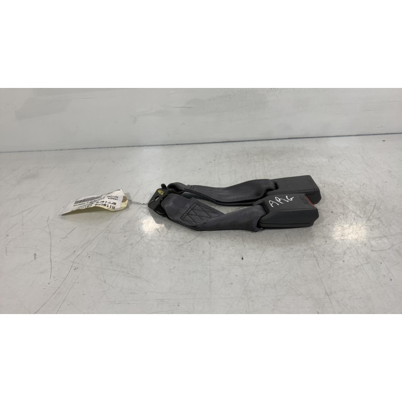 Attache ceinture arriere gauche HONDA ACCORD 5 Photo n°1