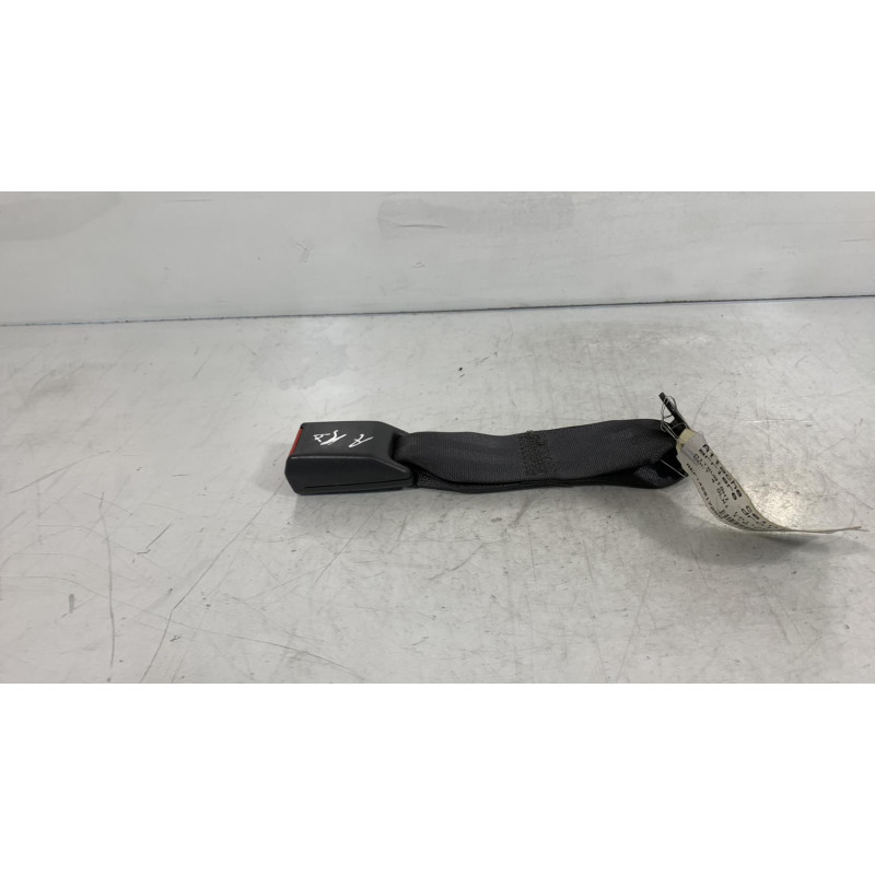 Attache ceinture arriere droit MITSUBISHI COLT 4 Photo n°2