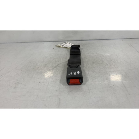 Attache ceinture arriere gauche MITSUBISHI COLT 4 Photo n°1