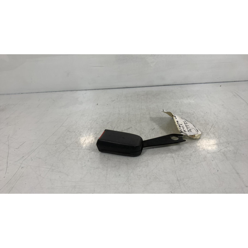 Attache ceinture avant droit MITSUBISHI COLT 4 Photo n°2