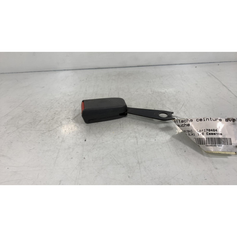 Attache ceinture avant gauche MITSUBISHI COLT 4 Photo n°3