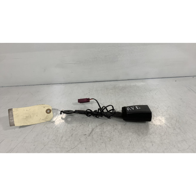 Attache ceinture avant droit FORD FIESTA 6 Photo n°3