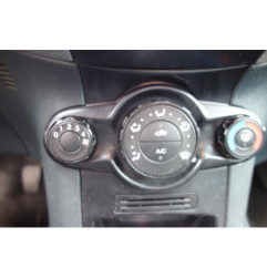 Attache ceinture avant droit FORD FIESTA 6
