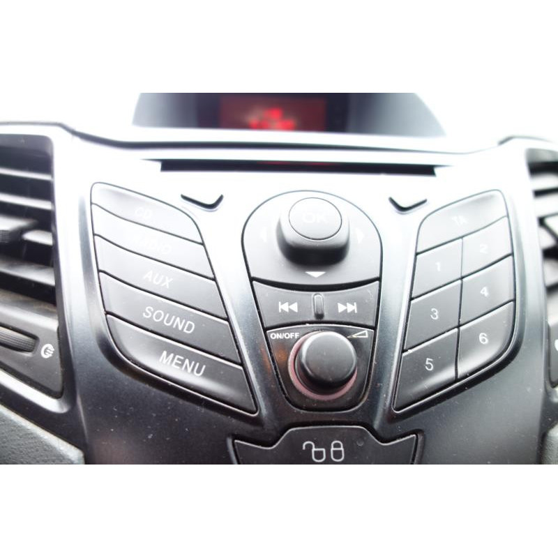 Attache ceinture avant droit FORD FIESTA 6 Photo n°12