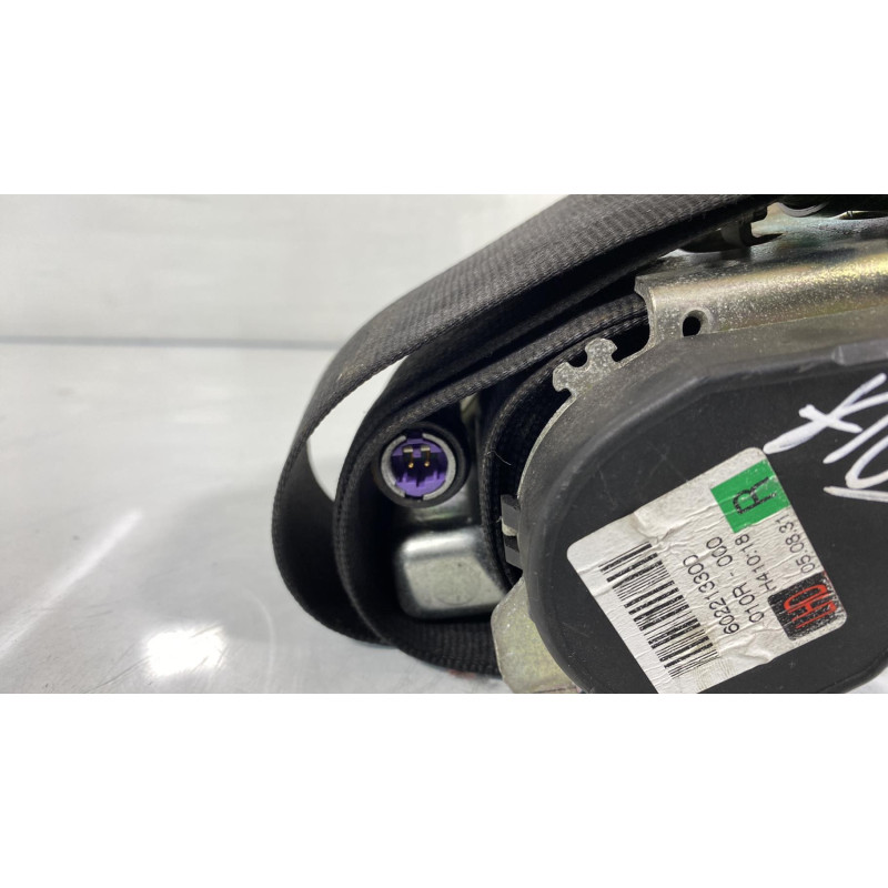 Pretensionneur de ceinture avant droit VOLKSWAGEN GOLF 5 Photo n°2