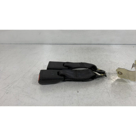 Attache ceinture arriere droit MAZDA 323 5 Photo n°1