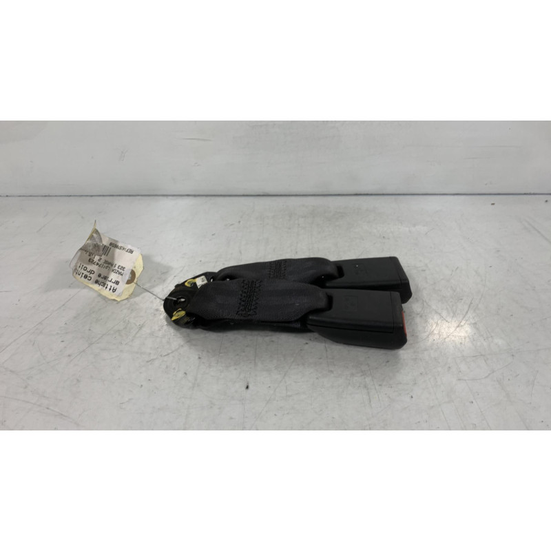Attache ceinture arriere droit MAZDA 323 5 Photo n°3