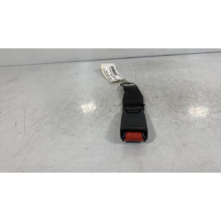 Attache ceinture arriere gauche MAZDA 323 5 Photo n°1