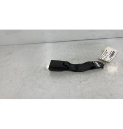 Attache ceinture arriere gauche MAZDA 323 5
