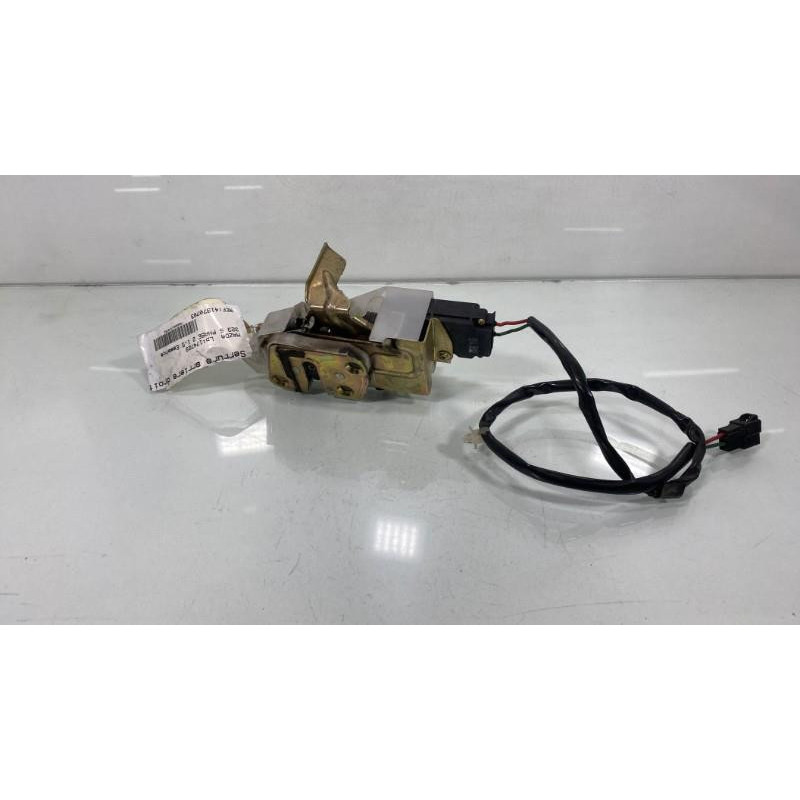 Serrure arriere droit MAZDA 323 5 Photo n°1