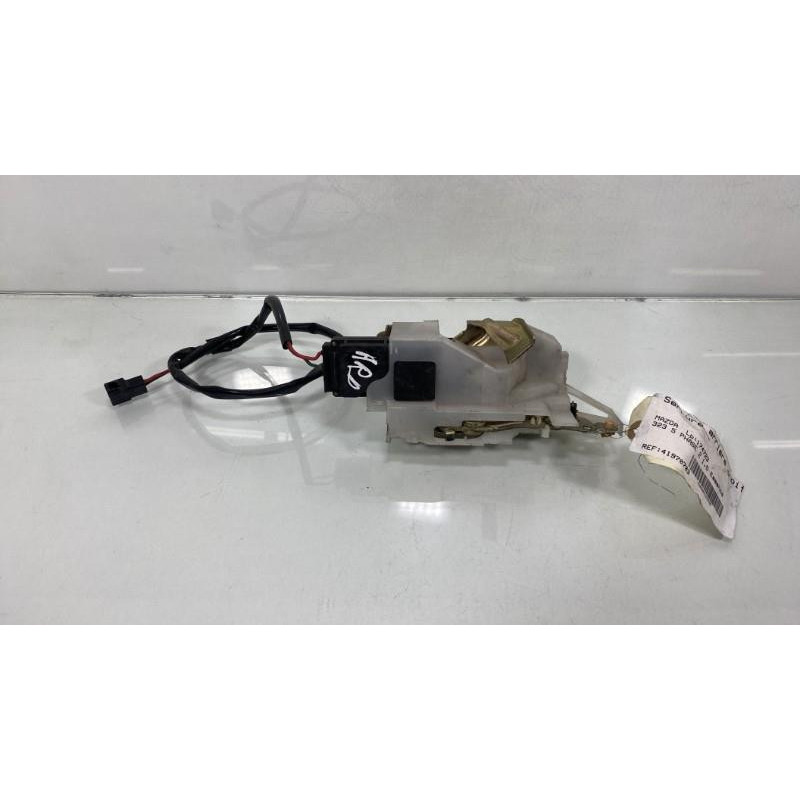 Serrure arriere droit MAZDA 323 5 Photo n°3