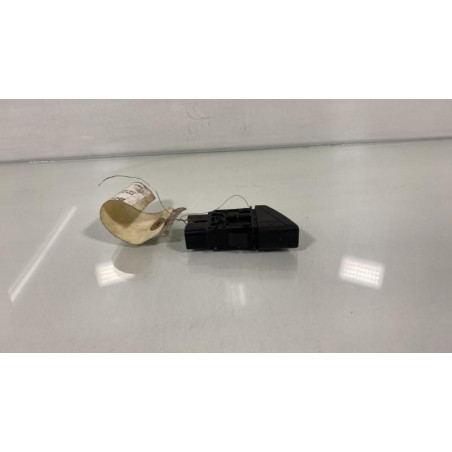 Bouton de warning MAZDA DEMIO Photo n°1