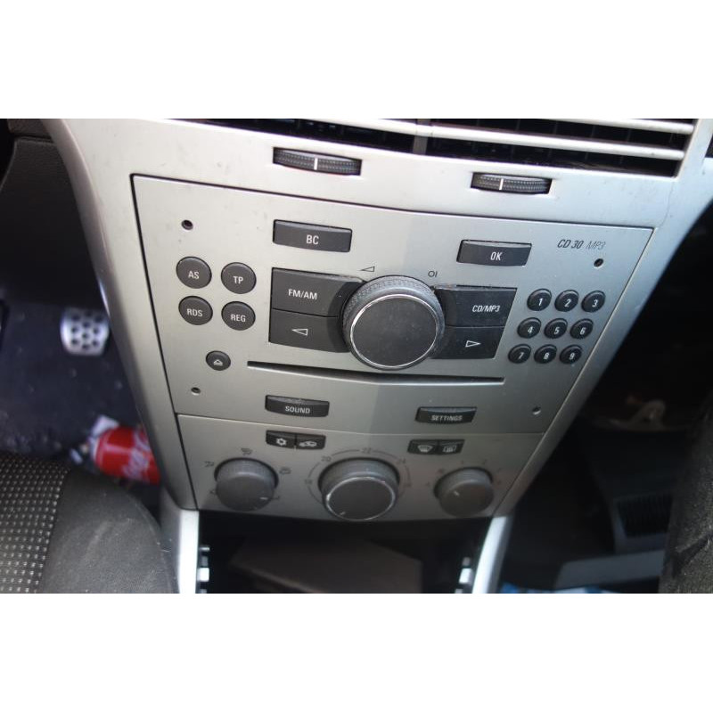 Bouton de coffre OPEL ASTRA H Photo n°9