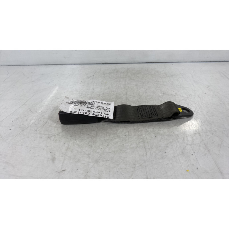 Attache ceinture arriere droit FIAT PUNTO 2 Photo n°1