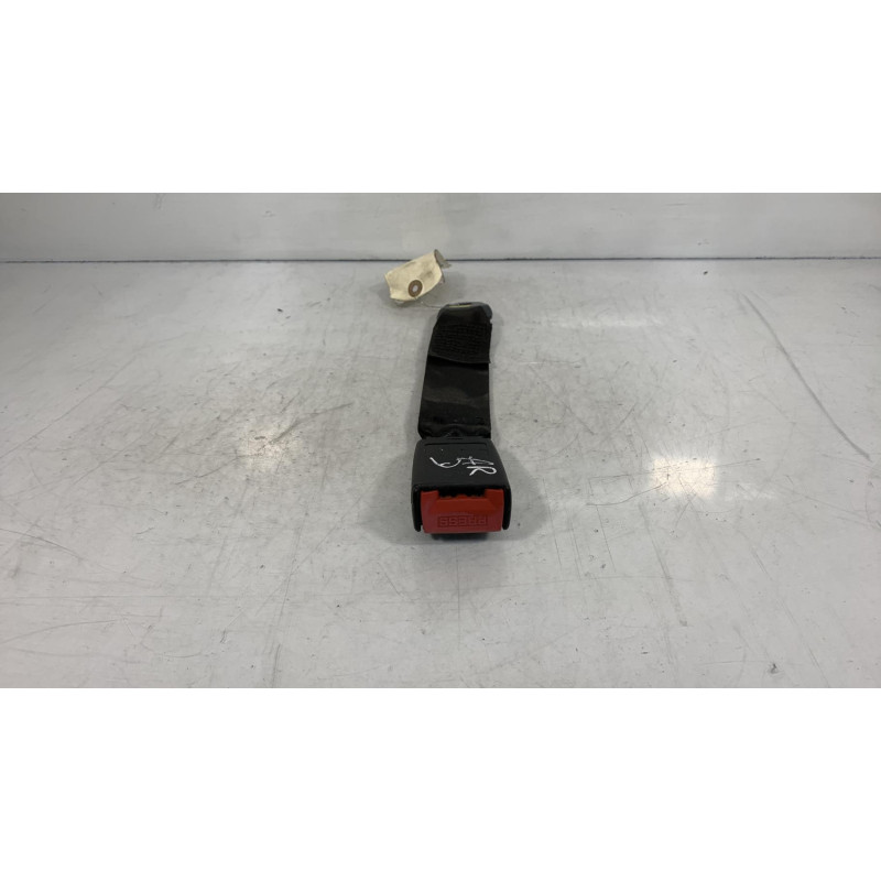 Attache ceinture arriere droit CITROEN AX Photo n°2
