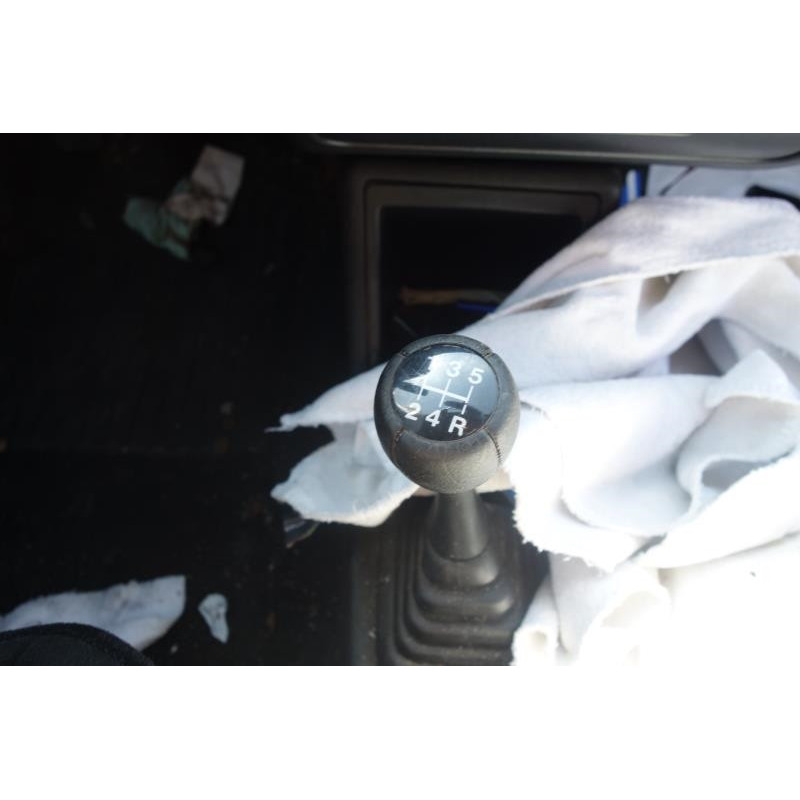 Attache ceinture arriere droit CITROEN AX Photo n°5