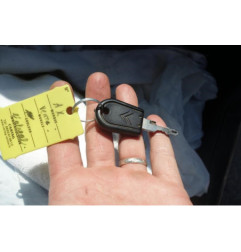 Attache ceinture arriere droit CITROEN AX