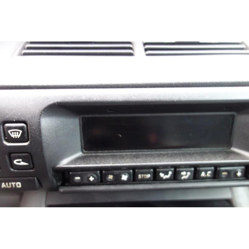 Verin de coffre RENAULT SAFRANE Photo n°8