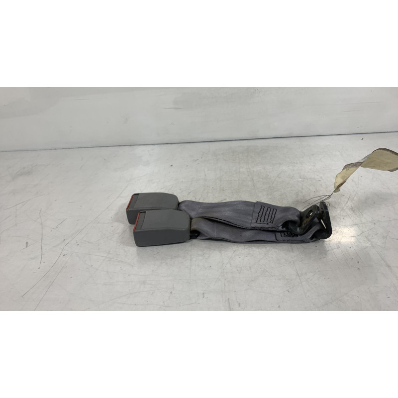 Attache ceinture arriere droit PEUGEOT 406 Photo n°2