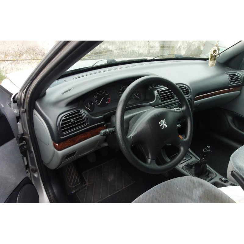 Attache ceinture arriere droit PEUGEOT 406 Photo n°9