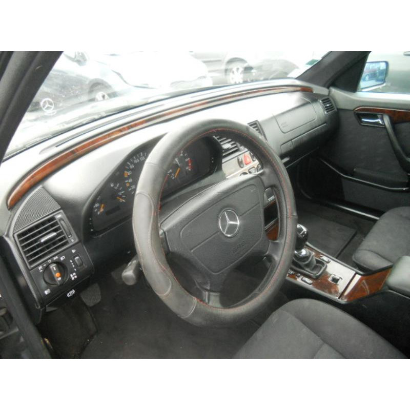 Trappe d'essence MERCEDES CLASSE C Photo n°8