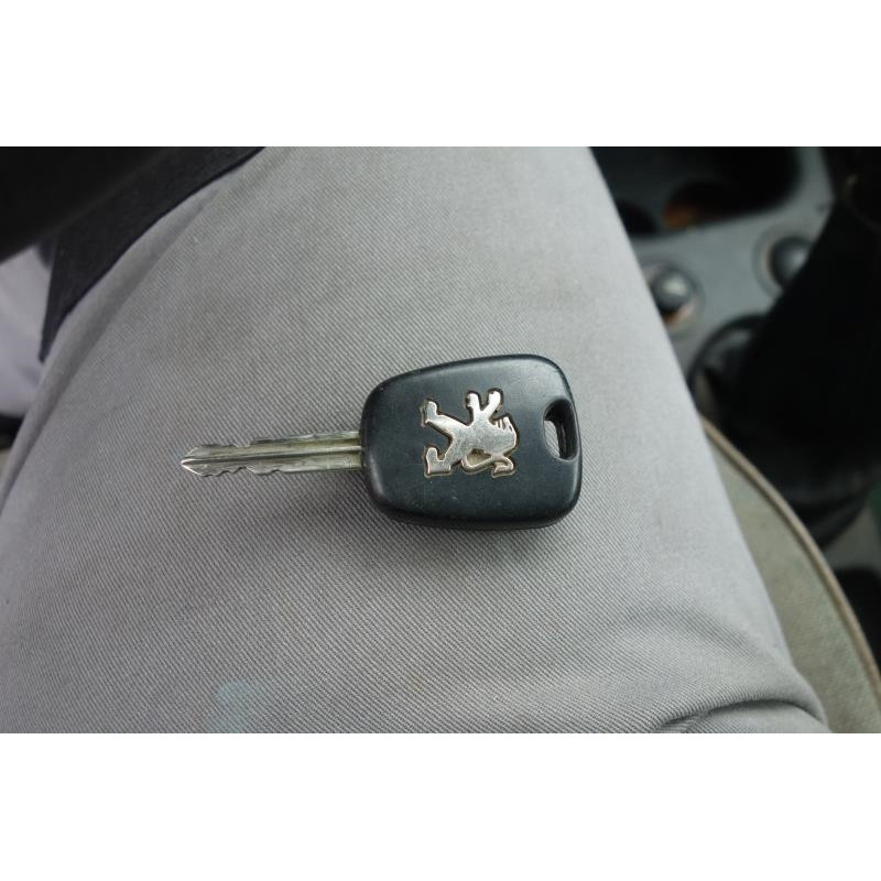 Attache ceinture arriere gauche PEUGEOT PARTNER 1 Photo n°10