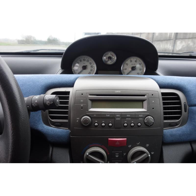 Attache ceinture avant droit LANCIA YPSILON 4 Photo n°8