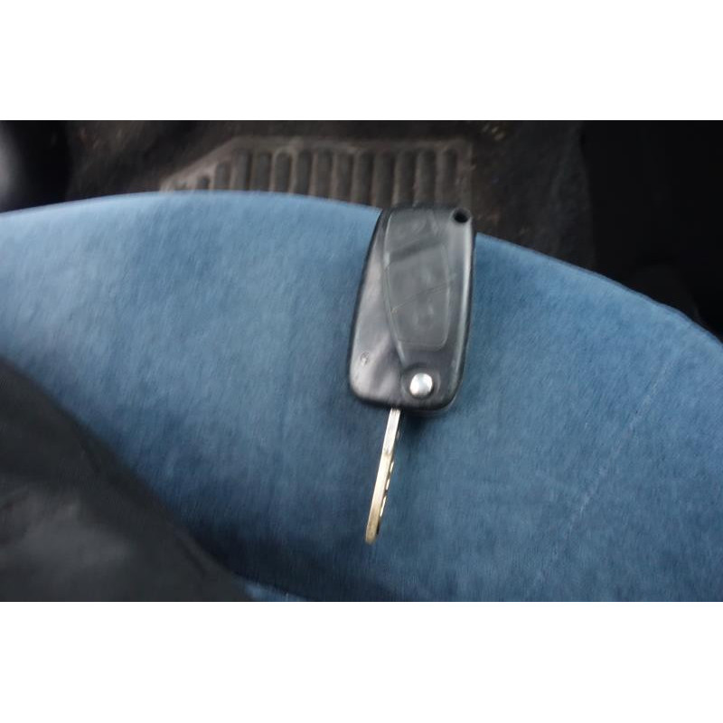 Attache ceinture avant droit LANCIA YPSILON 4 Photo n°9