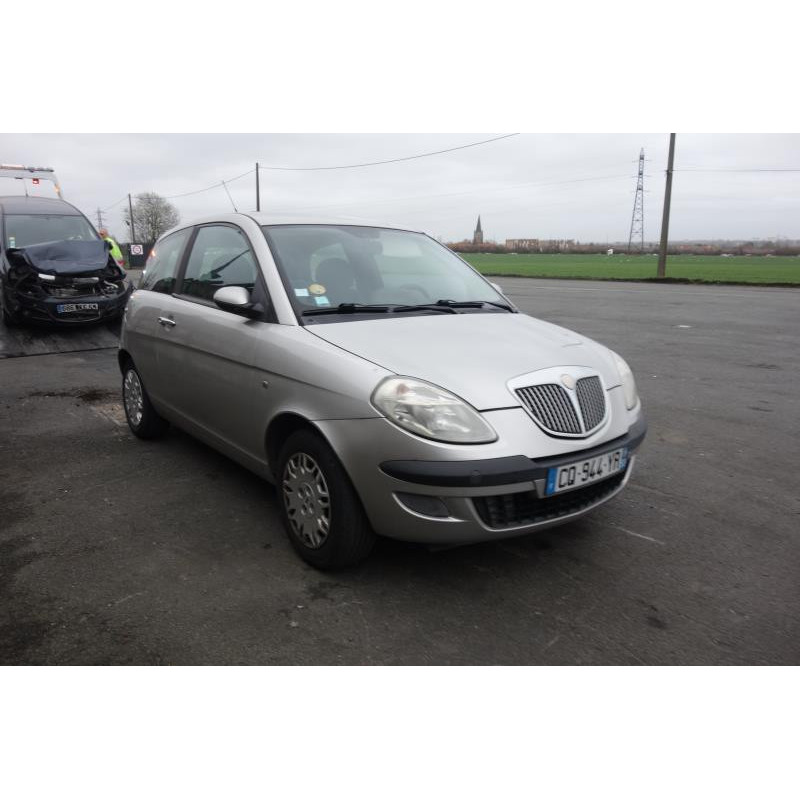 Attache ceinture avant gauche LANCIA YPSILON 4 Photo n°5