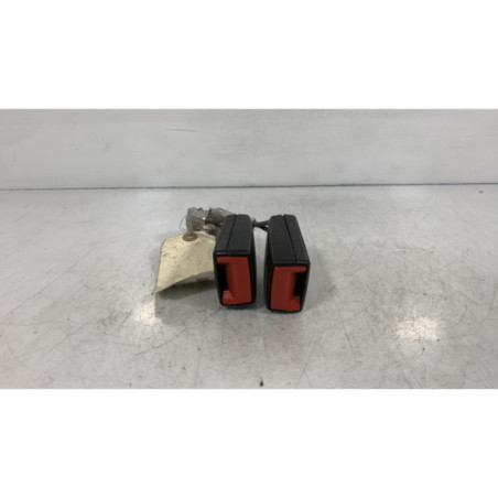 Attache ceinture arriere gauche VOLKSWAGEN PASSAT 5 Photo n°1