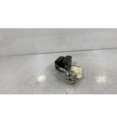 Attache ceinture arriere gauche VOLKSWAGEN PASSAT 5