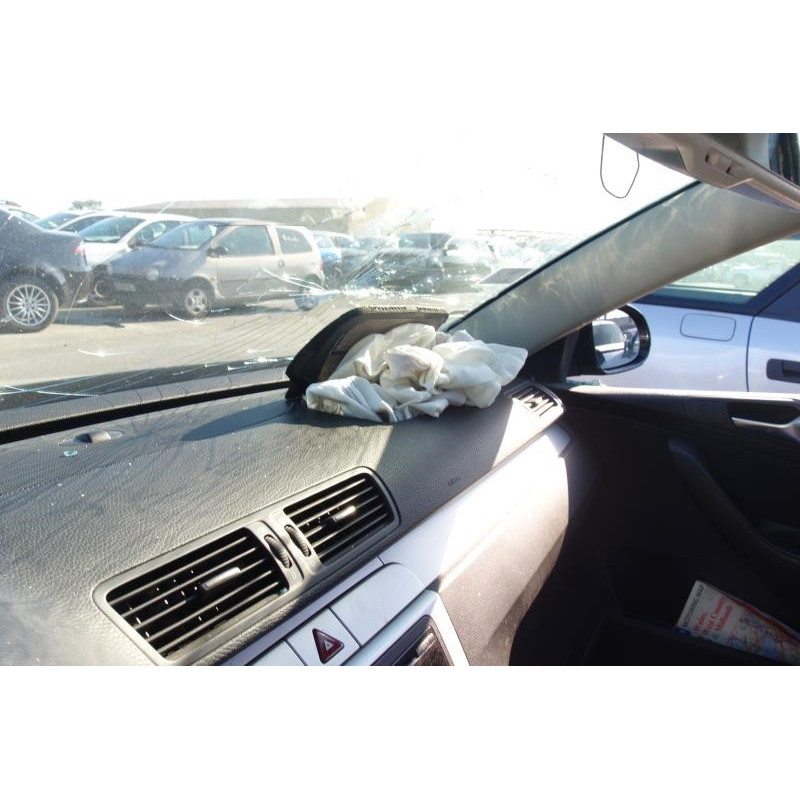 Bouton de warning VOLKSWAGEN PASSAT 5 Photo n°7