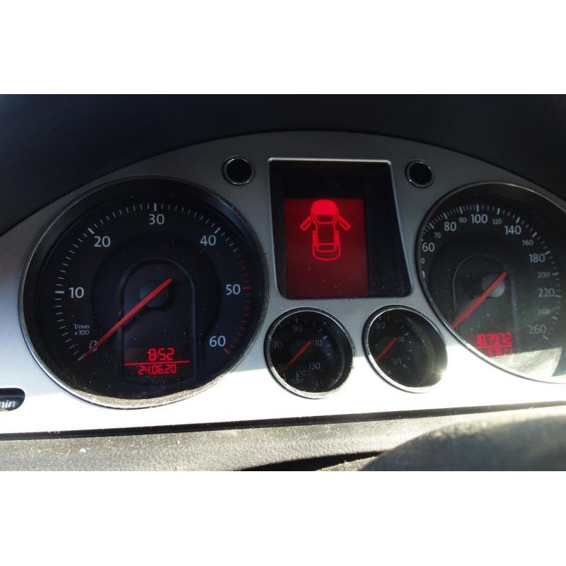 Bouton de warning VOLKSWAGEN PASSAT 5 Photo n°19