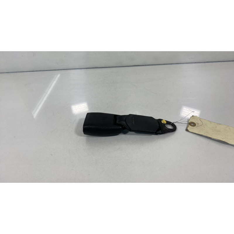 Attache ceinture arriere droit CHRYSLER VOYAGER 4 Photo n°2