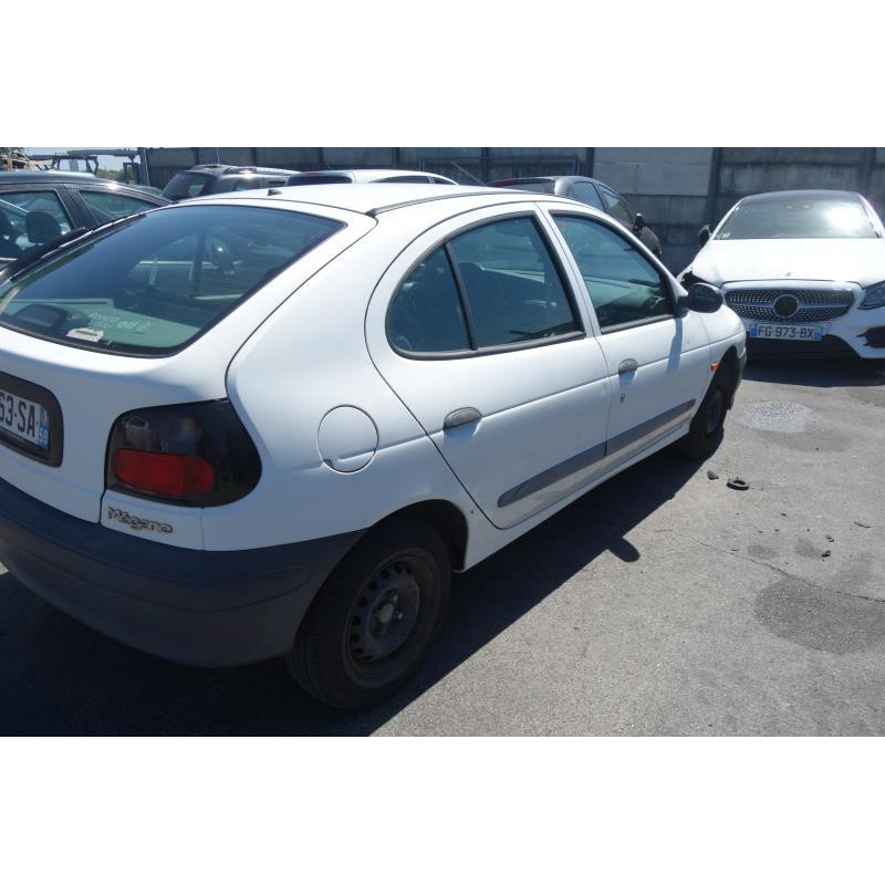 Porte arriere gauche RENAULT MEGANE 1 Photo n°9