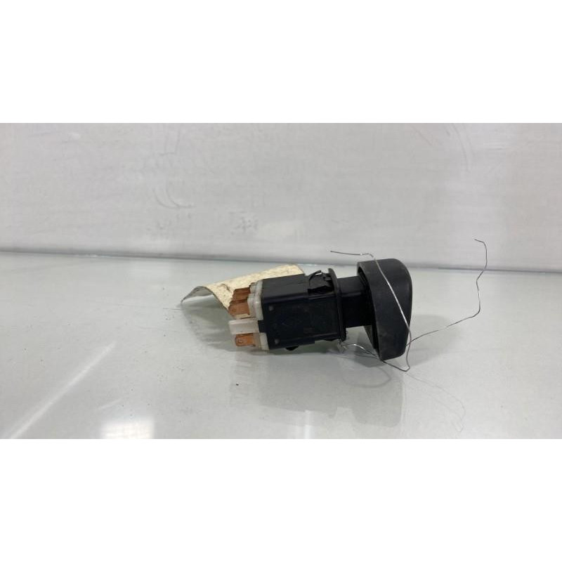 Bouton de warning RENAULT MEGANE 1 Photo n°2