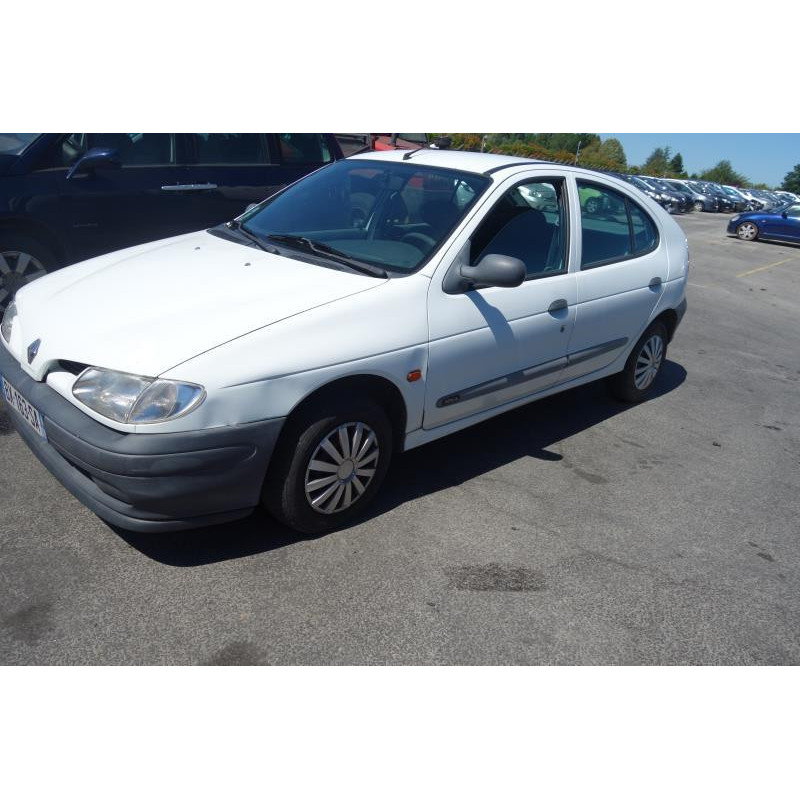 Bouton de warning RENAULT MEGANE 1 Photo n°9
