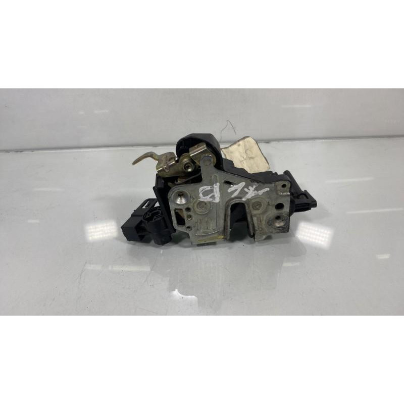 Serrure avant droit MERCEDES CLASSE C 202 Photo n°2