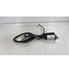 Attache ceinture avant droit TOYOTA COROLLA VERSO 2