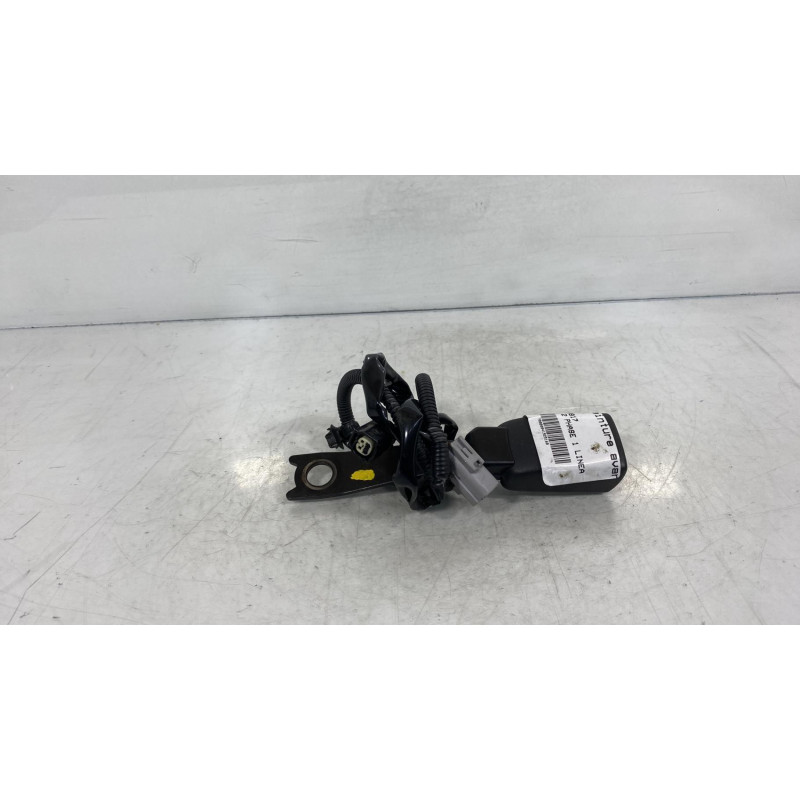 Attache ceinture avant gauche TOYOTA COROLLA VERSO 2 Photo n°3