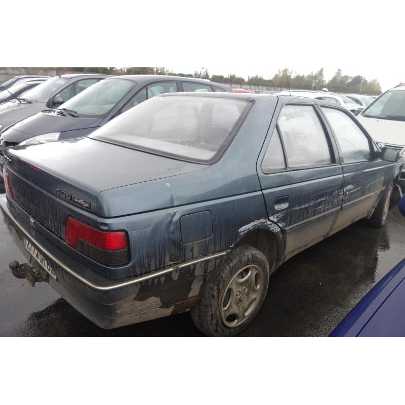 Attache ceinture arriere droit PEUGEOT 405 Photo n°6
