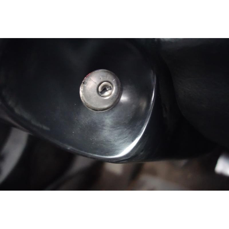 Attache ceinture arriere gauche PEUGEOT 405 Photo n°9