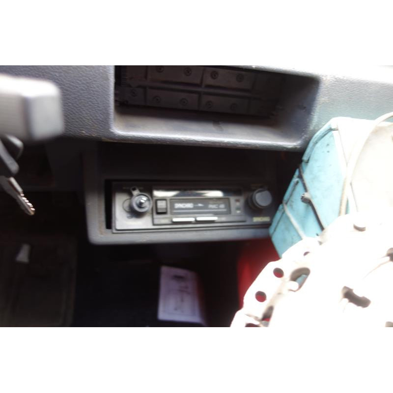 Attache ceinture avant droit RENAULT EXPRESS Photo n°10
