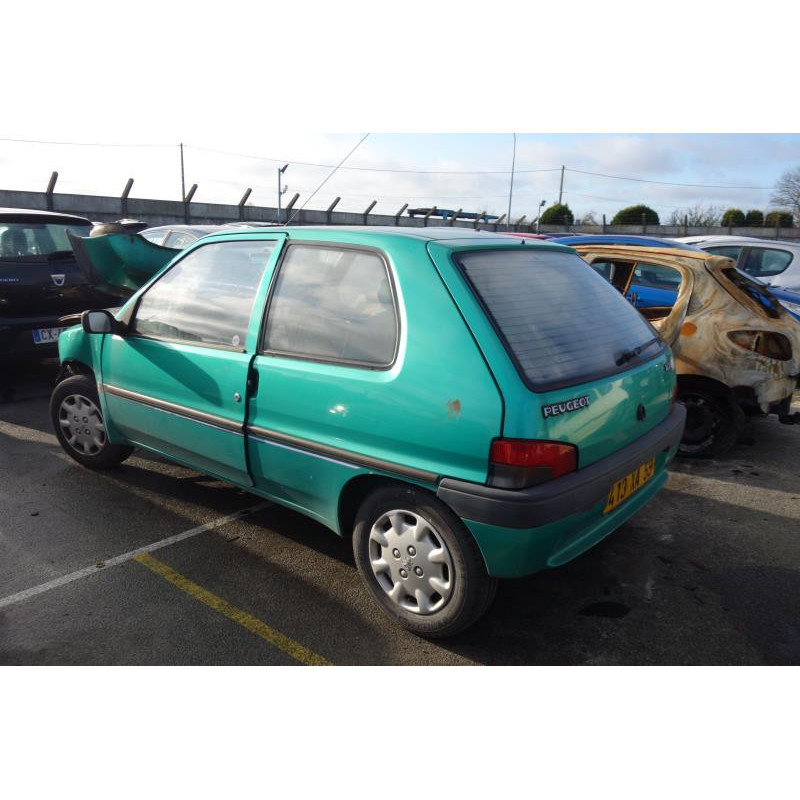 Malle/Hayon arriere PEUGEOT 106 Photo n°6
